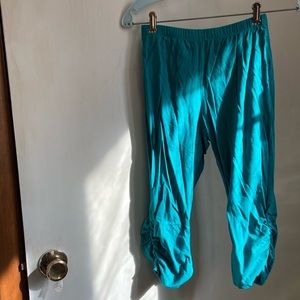 BLEU leggings NWOT size Small Legs only part way not to ankle turquoise green
